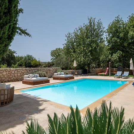 Villa Ellie - Heated Pool, Playground, Garden & Bbq! Vederoi 外观 照片