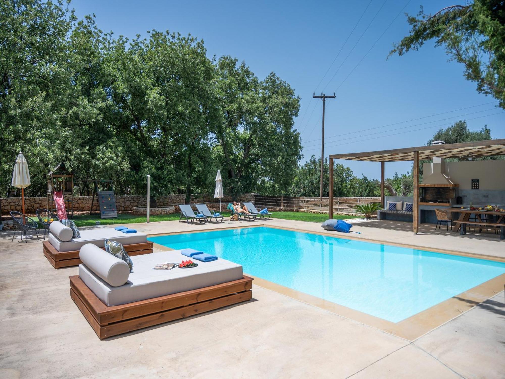 Villa Ellie - Heated Pool, Playground, Garden & Bbq! Vederoi 外观 照片