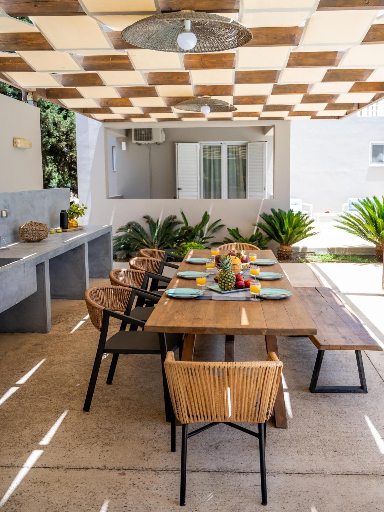 Villa Ellie - Heated Pool, Playground, Garden & Bbq! Vederoi 外观 照片